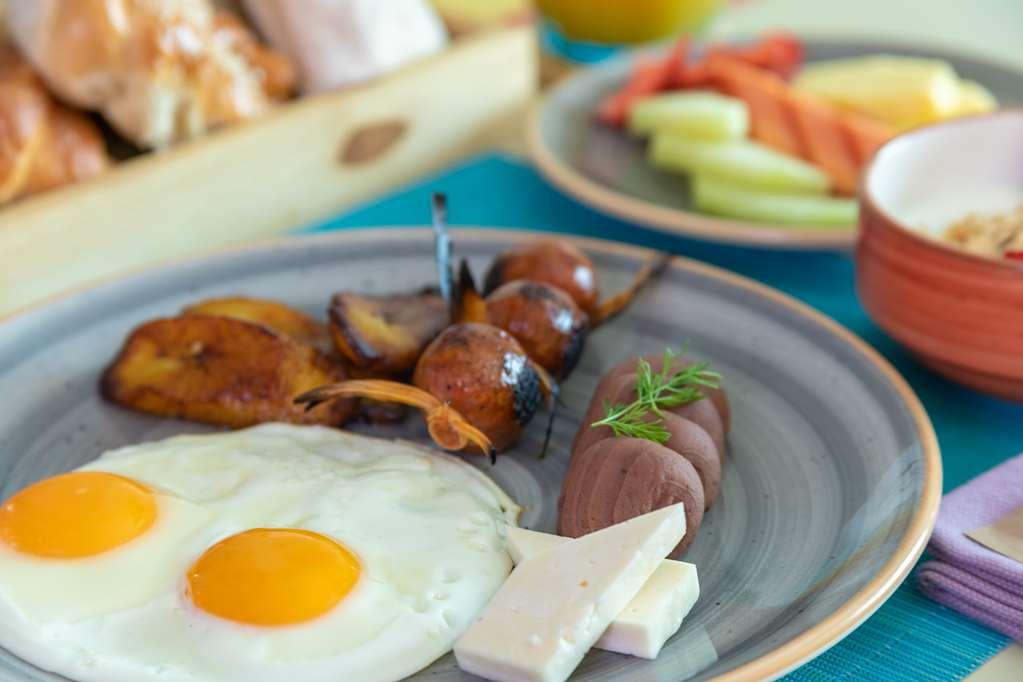 Hyatt Centric San Salvador Hotel Restaurant photo